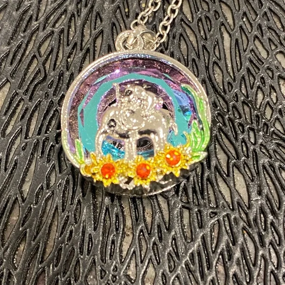 Silver Mommy and baby elephant Pendant Necklace - Picture 2 of 5